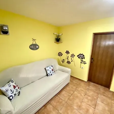 Hama Apartment