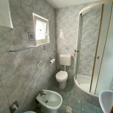 Apartment Hama Vir